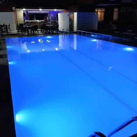 Otel Bin Billa 3*