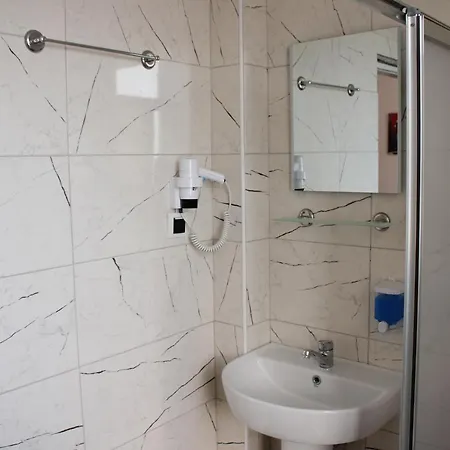 Otel Bin Billa 3*